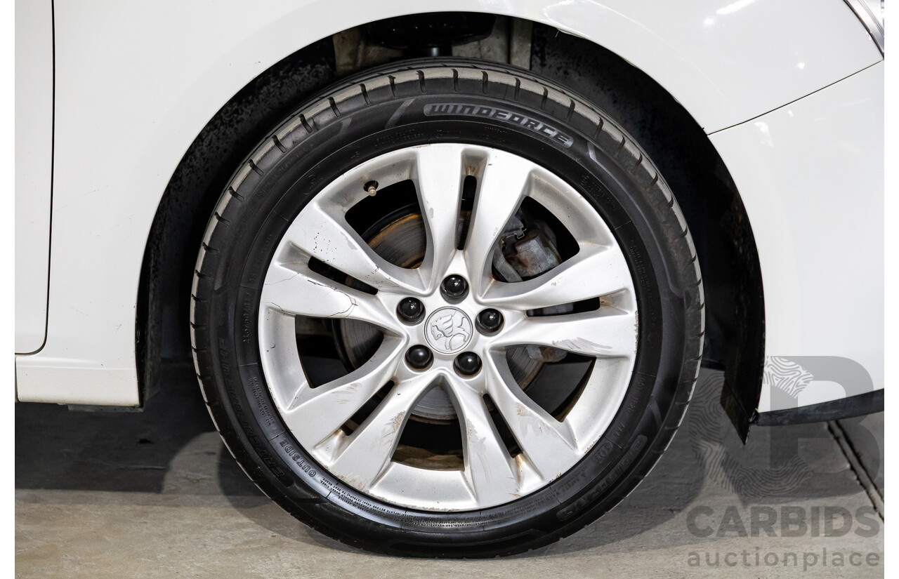 9/2015 Holden Cruze Equipe JH MY15 5d Hatchback White 1.8L