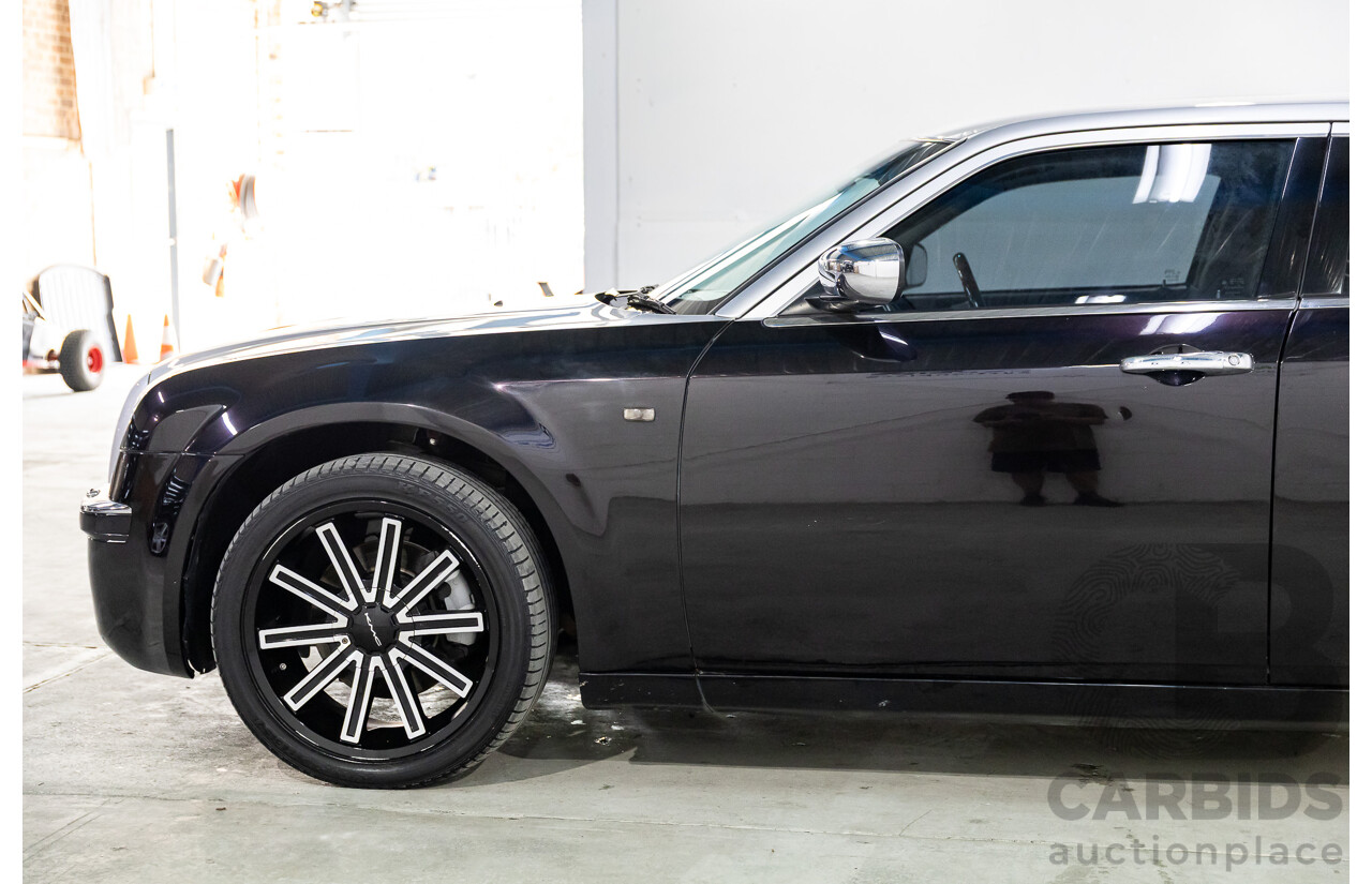4/2008 Chrysler 300C LE MY08 4d Sedan Bright Silver Metallic/Eggplant Pearl Hemi V8 5.7L