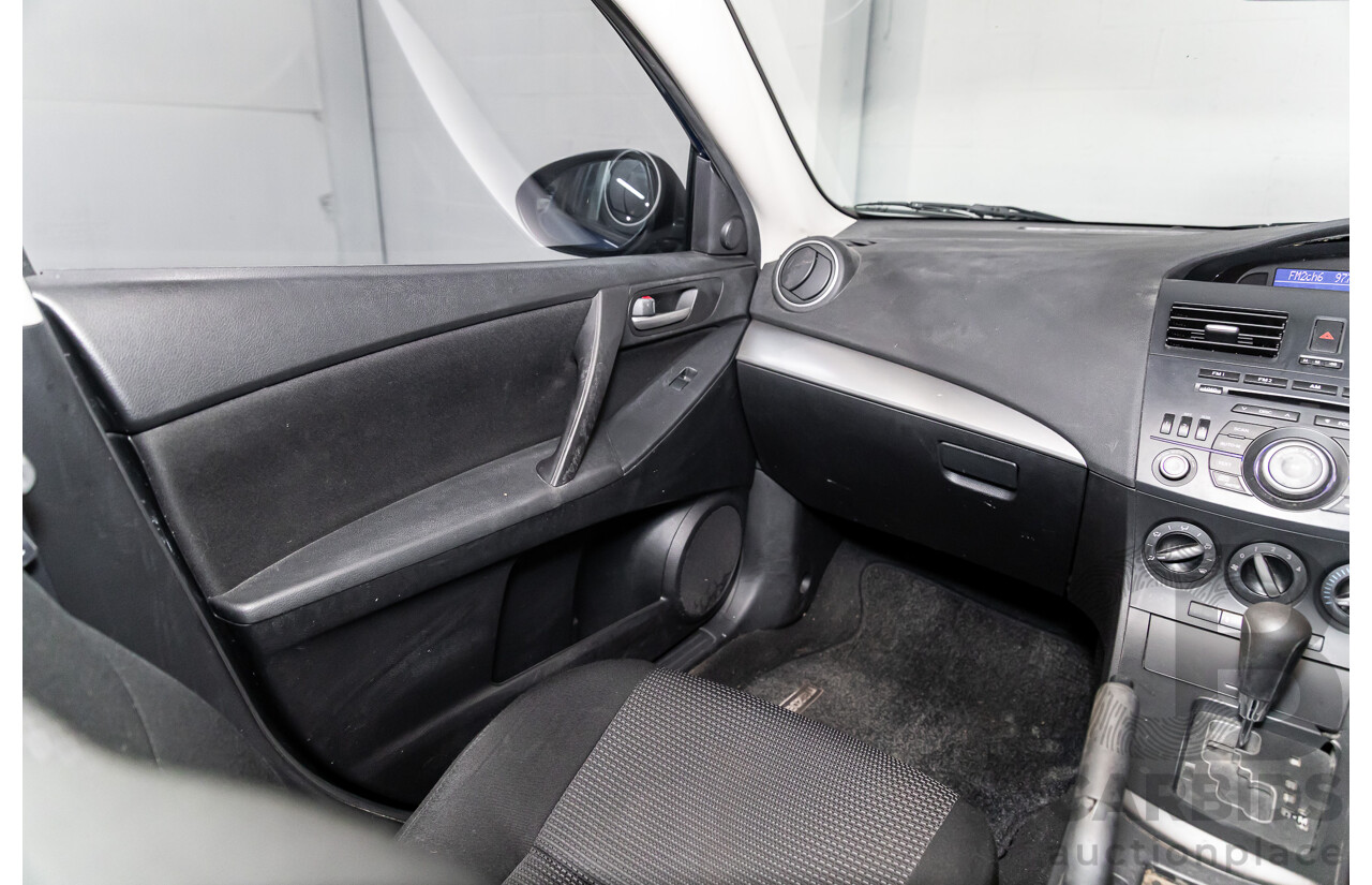 8/2013 Mazda Mazda3 NEO BL MY13 5d Hatchback Blue 2.0L