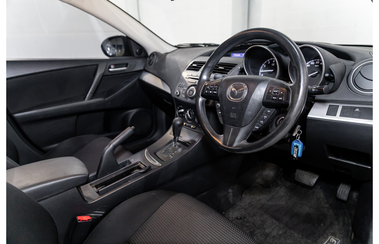8/2013 Mazda Mazda3 NEO BL MY13 5d Hatchback Blue 2.0L