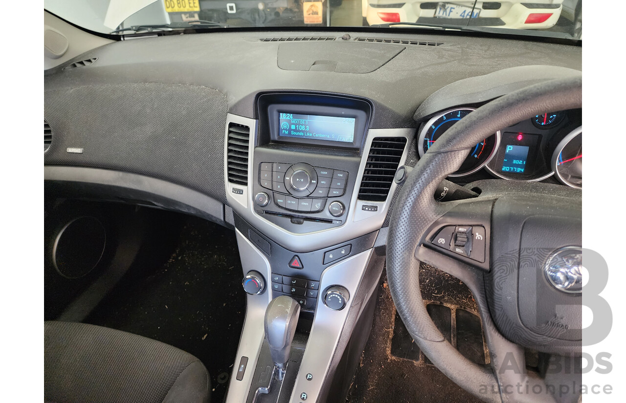 9/2012 Holden Cruze CD JH MY13 4d Sedan Silver 1.8L