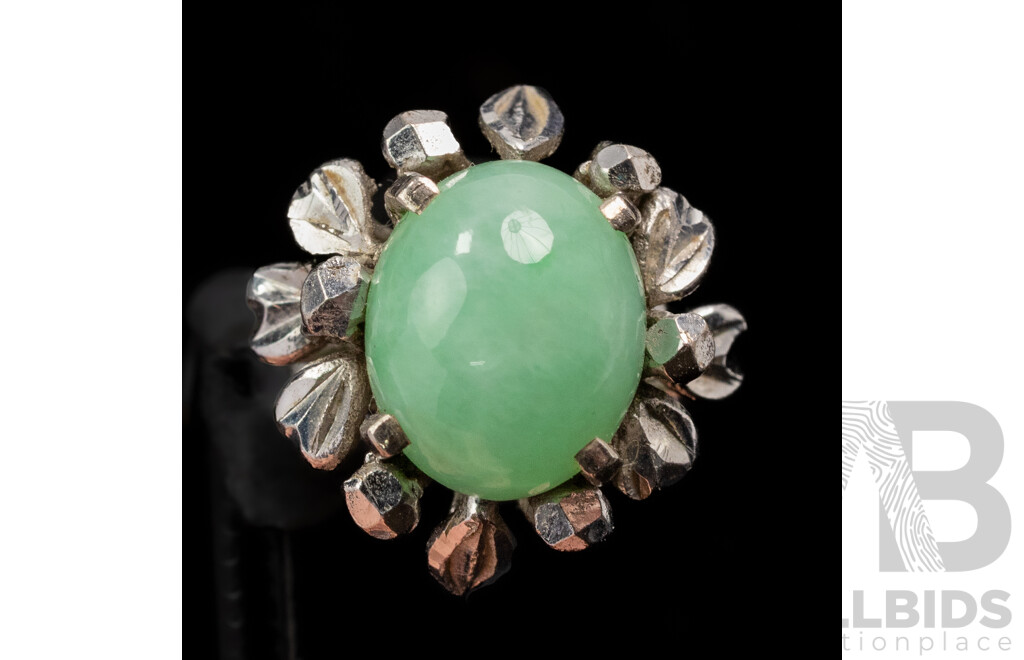 14ct Vintage White Gold Jade Cabochon Ring, Size I, 5.63 Grams