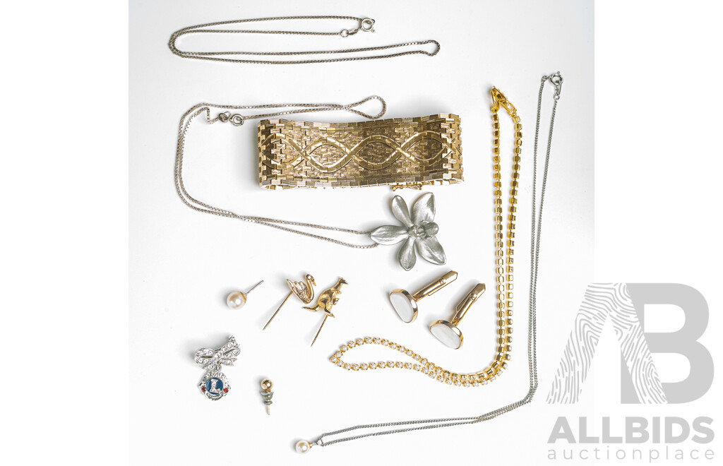 Collection of Vintage Jewellery Including Sterling Silver Pearl Pendant & Wide Patterned Gold Tone Bracelet