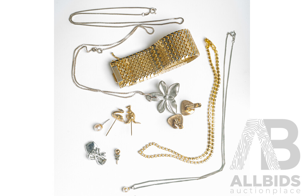 Collection of Vintage Jewellery Including Sterling Silver Pearl Pendant & Wide Patterned Gold Tone Bracelet