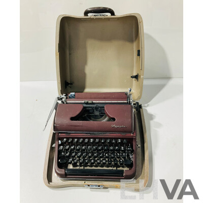Vintage Olympus Typewriter in Hard Case