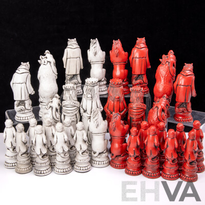 Chinese Composite Animal Themed 32 Piece Chess Pieces