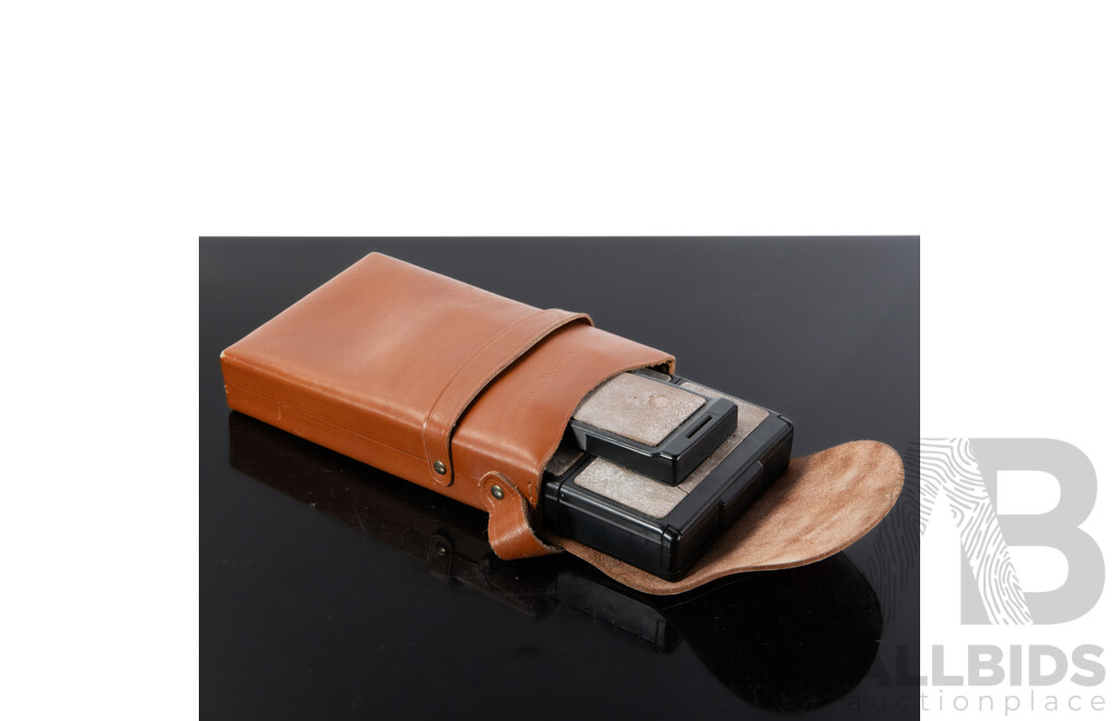 Vintage Kodak SX 70 Model 3 Polaroid Camera in Leather Case