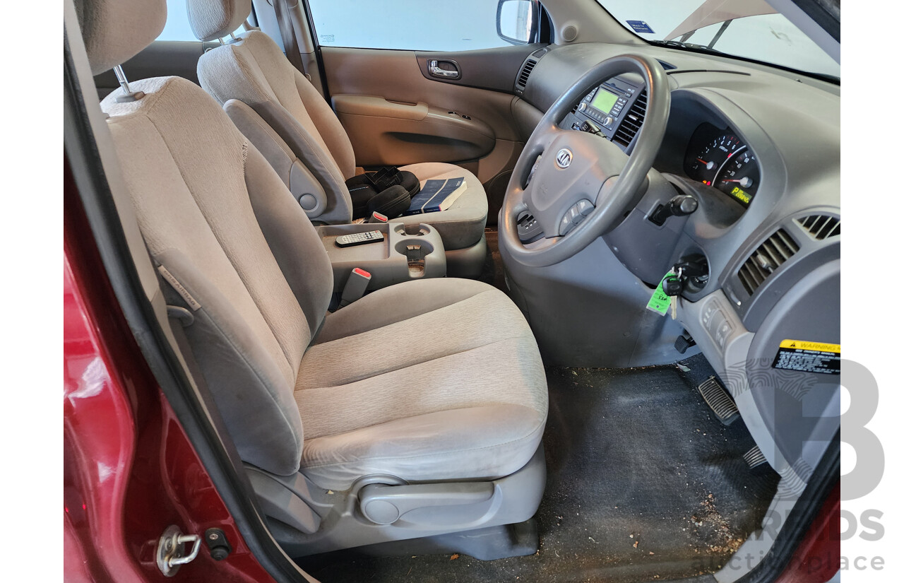 3/2012 Kia Grand Carnival Si VQ MY12 4d Wagon Red 2.2L