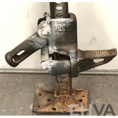 Hi Lift 50 Inch Car Jack