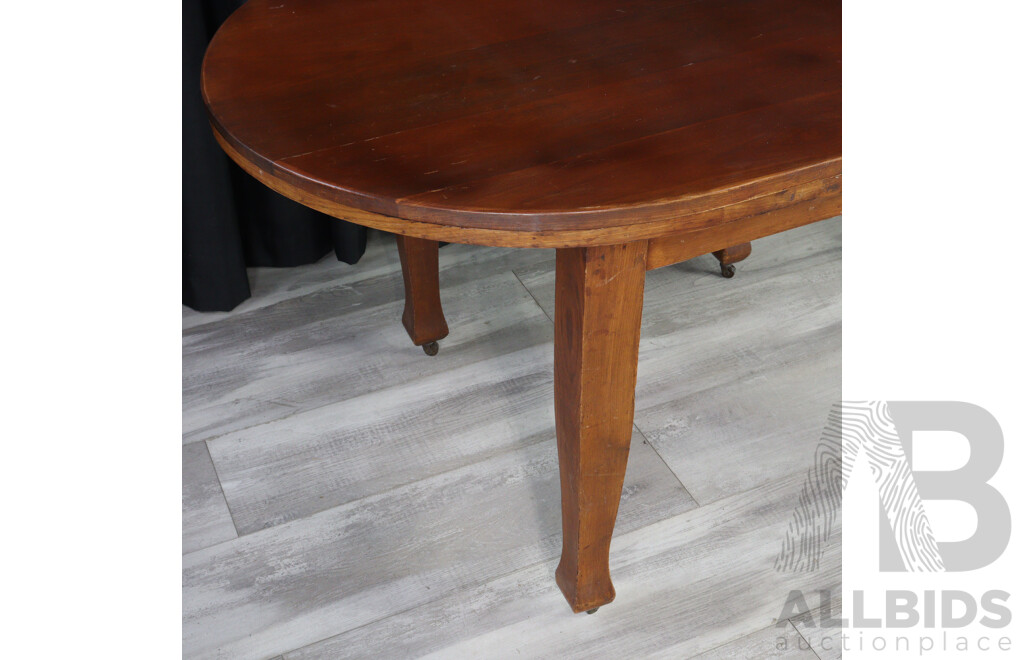 Art Deco Mahogany Oval Dining Table