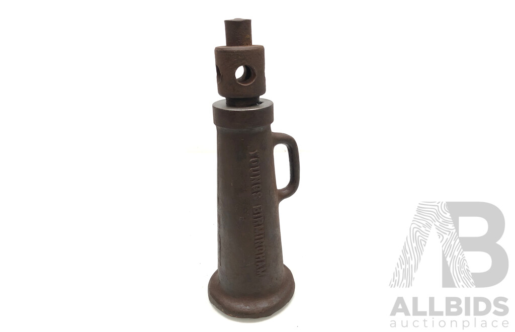 Vintage Post Remover/Puller and 6 Ton Jack