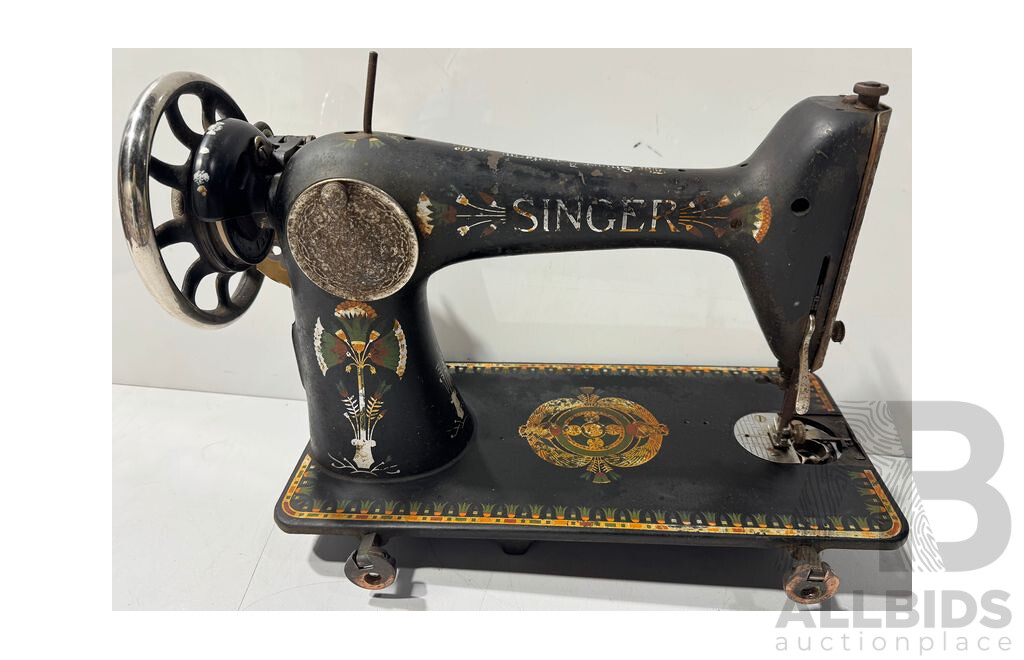 Antique Singer Manufacturing Co Art Nouveau Hand Cranked Sewing Machine, Y737 6188