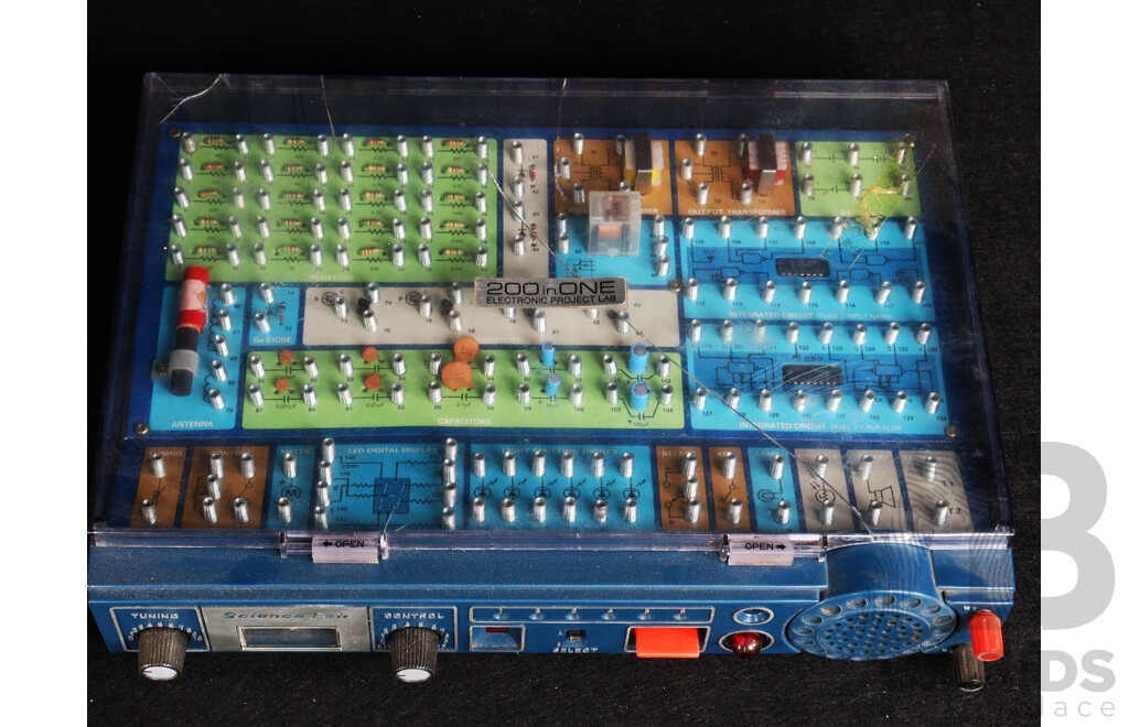 Vintage Science 200 in One Electronic Project Lab