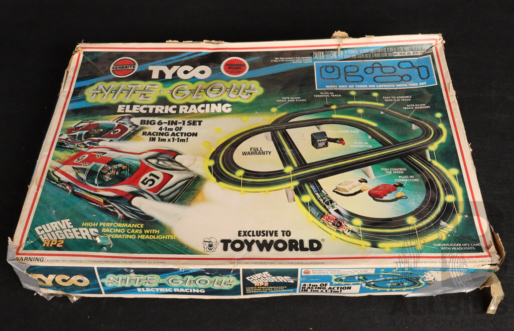 Vintage Tyco Kenbrite Nite Glow Electric Racing Slot Car Set