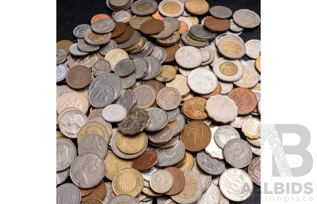 Collection of International Coins Including USA, Canada, Singapore, UK, Euro, Philippines, Macau, Fiji and More - Approximately 1.6 Kilograms