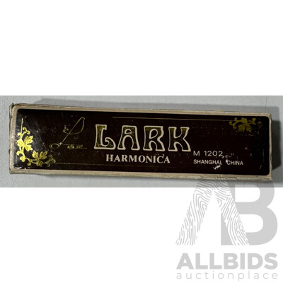 Vintage Lark Harminoca M1202 in Original Case