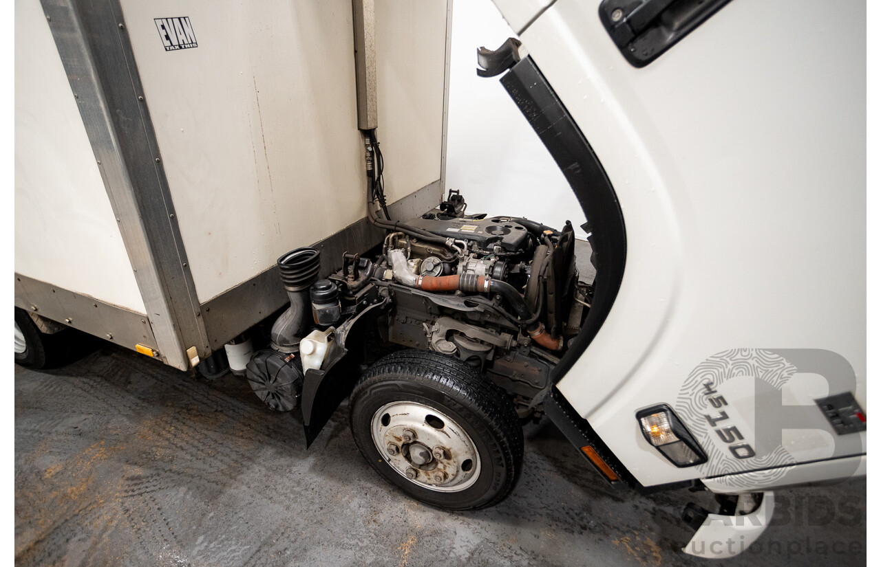 10/2016 Isuzu NLR200 (4x2) NH Short 2d Refrigerated Truck White Turbo Diesel 3.0L