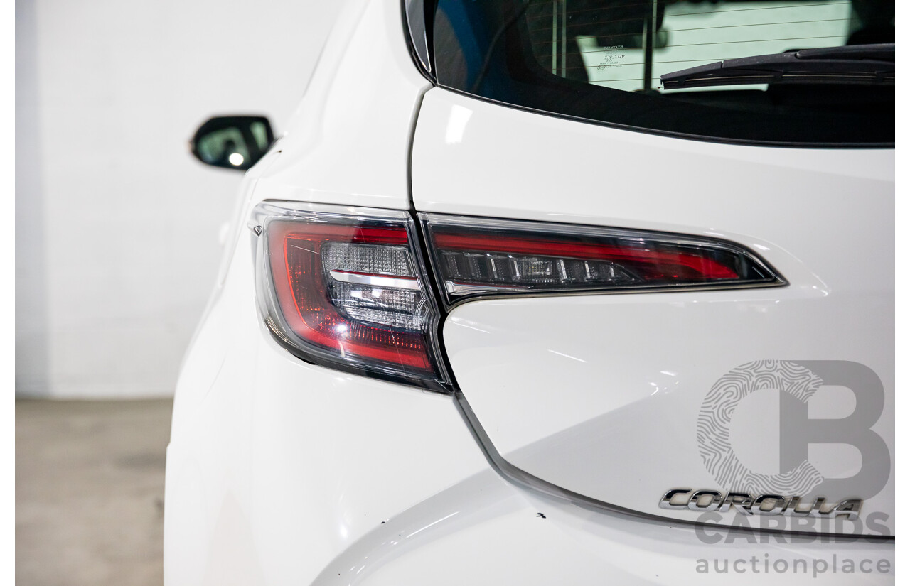 09/2020 Toyota Corolla Ascent Sport Hybrid (FWD) ZWE211R 5d Hatchback Glacier White 1.8L - Hybrid