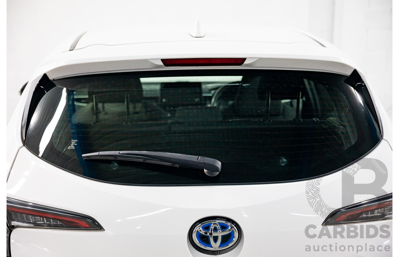 09/2020 Toyota Corolla Ascent Sport Hybrid (FWD) ZWE211R 5d Hatchback Glacier White 1.8L - Hybrid