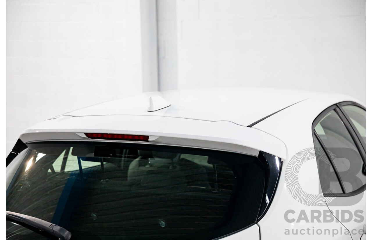 09/2020 Toyota Corolla Ascent Sport Hybrid (FWD) ZWE211R 5d Hatchback Glacier White 1.8L - Hybrid