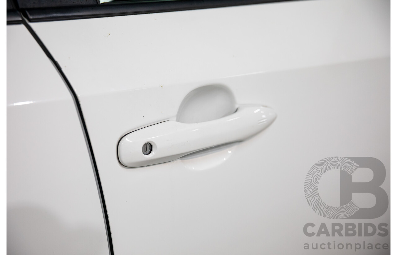 09/2020 Toyota Corolla Ascent Sport Hybrid (FWD) ZWE211R 5d Hatchback Glacier White 1.8L - Hybrid
