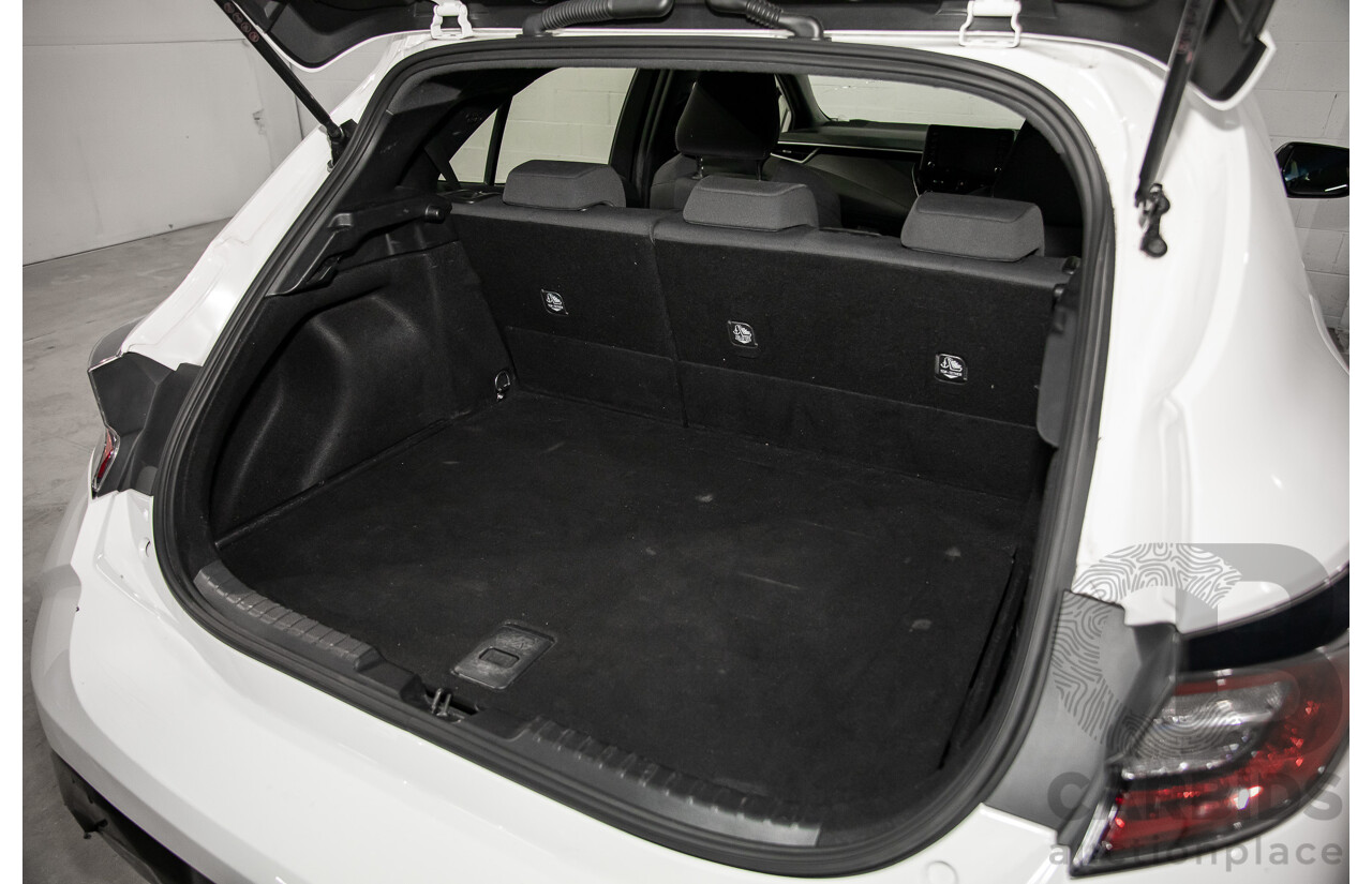 09/2020 Toyota Corolla Ascent Sport Hybrid (FWD) ZWE211R 5d Hatchback Glacier White 1.8L - Hybrid