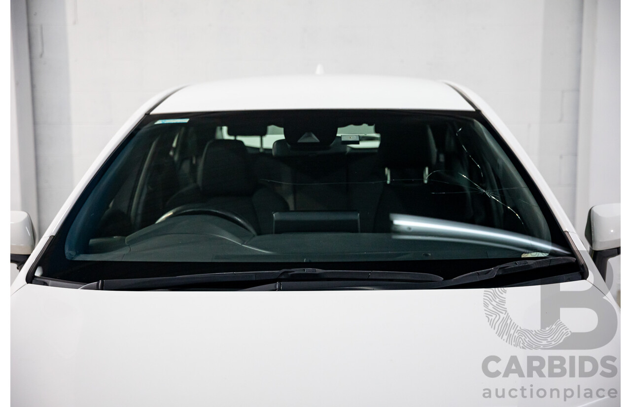 09/2020 Toyota Corolla Ascent Sport Hybrid (FWD) ZWE211R 5d Hatchback Glacier White 1.8L - Hybrid