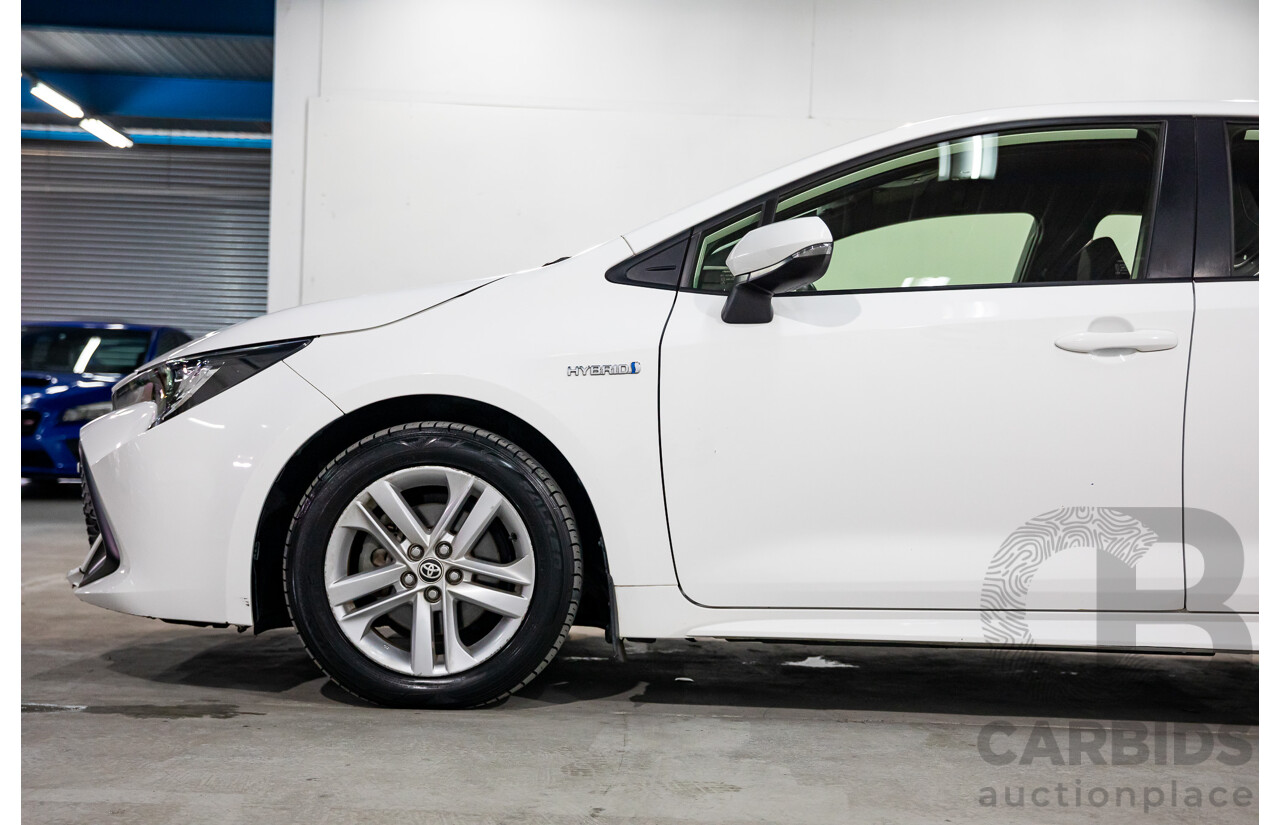 09/2020 Toyota Corolla Ascent Sport Hybrid (FWD) ZWE211R 5d Hatchback Glacier White 1.8L - Hybrid