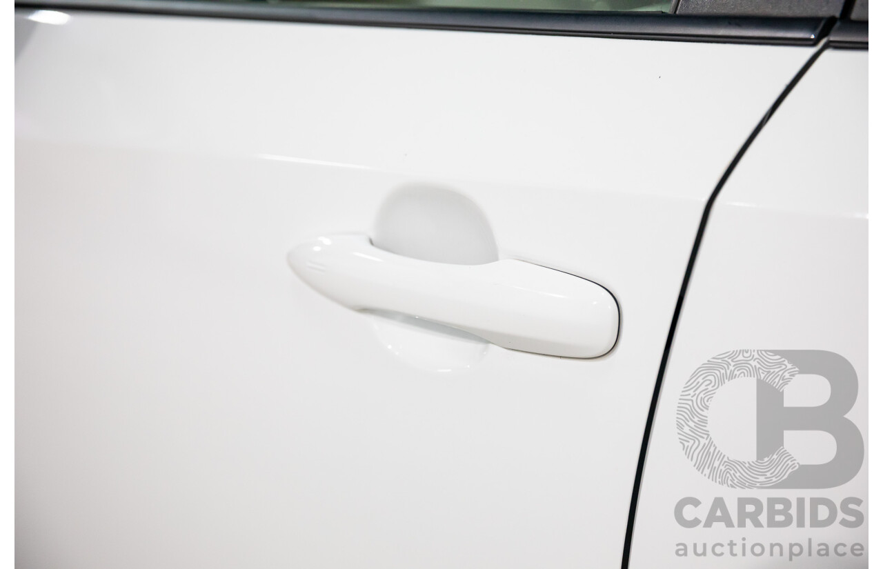 09/2020 Toyota Corolla Ascent Sport Hybrid (FWD) ZWE211R 5d Hatchback Glacier White 1.8L - Hybrid