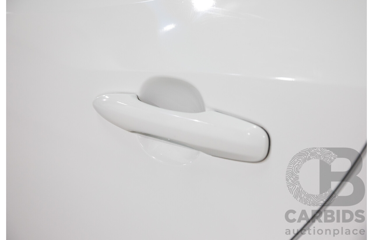 09/2020 Toyota Corolla Ascent Sport Hybrid (FWD) ZWE211R 5d Hatchback Glacier White 1.8L - Hybrid