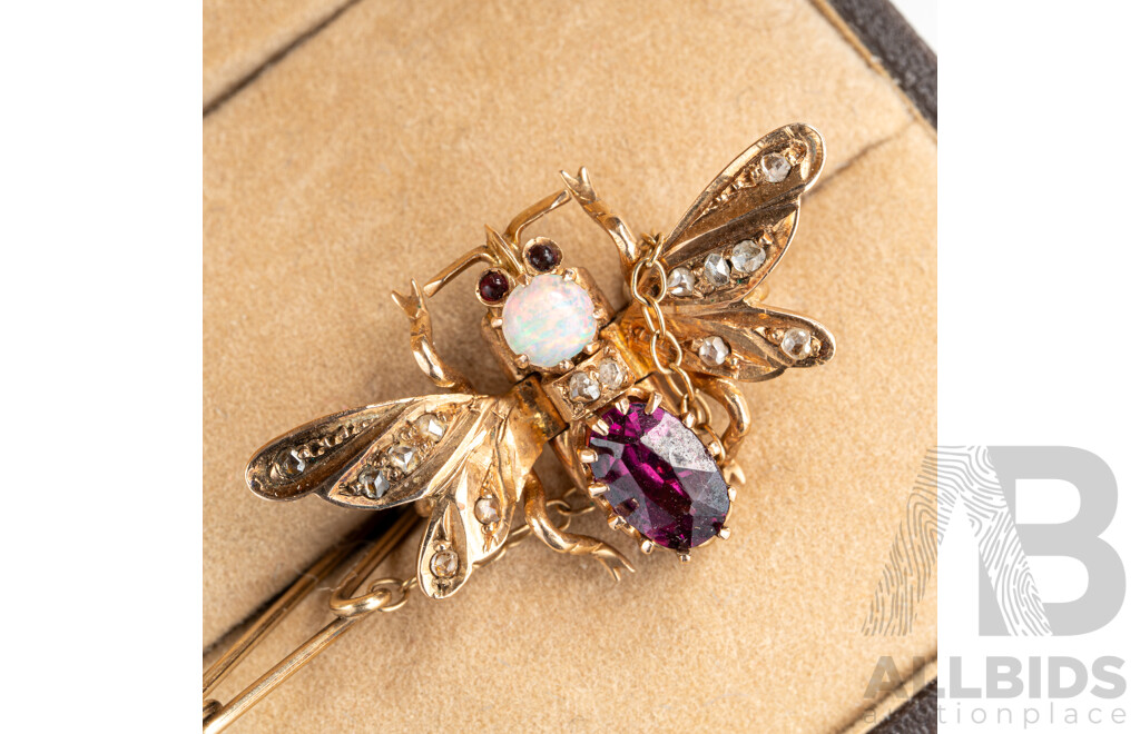 18ct Victorian Gem & Diamond Set Bee Brooch, 17mm, 3.52 Grams - Fairfax & Roberts Sydney