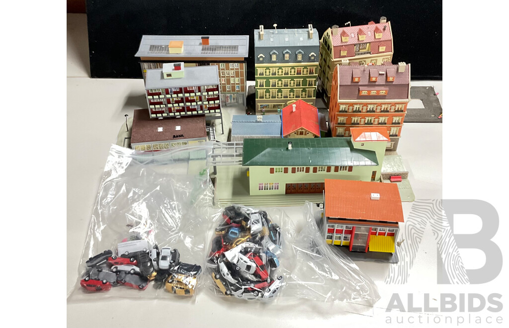Collection of Vintage HO Scale Buildings, Cars and People