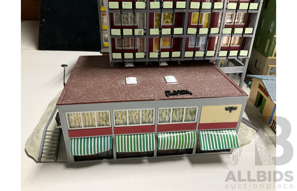 Collection of Vintage HO Scale Buildings, Cars and People