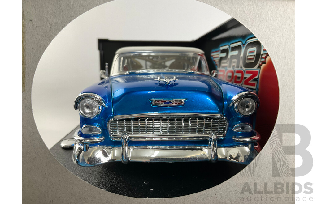 Boxed Maisto Pro Rodz Diecast 1955 Chevrolet Nomad, 1:18 Scale