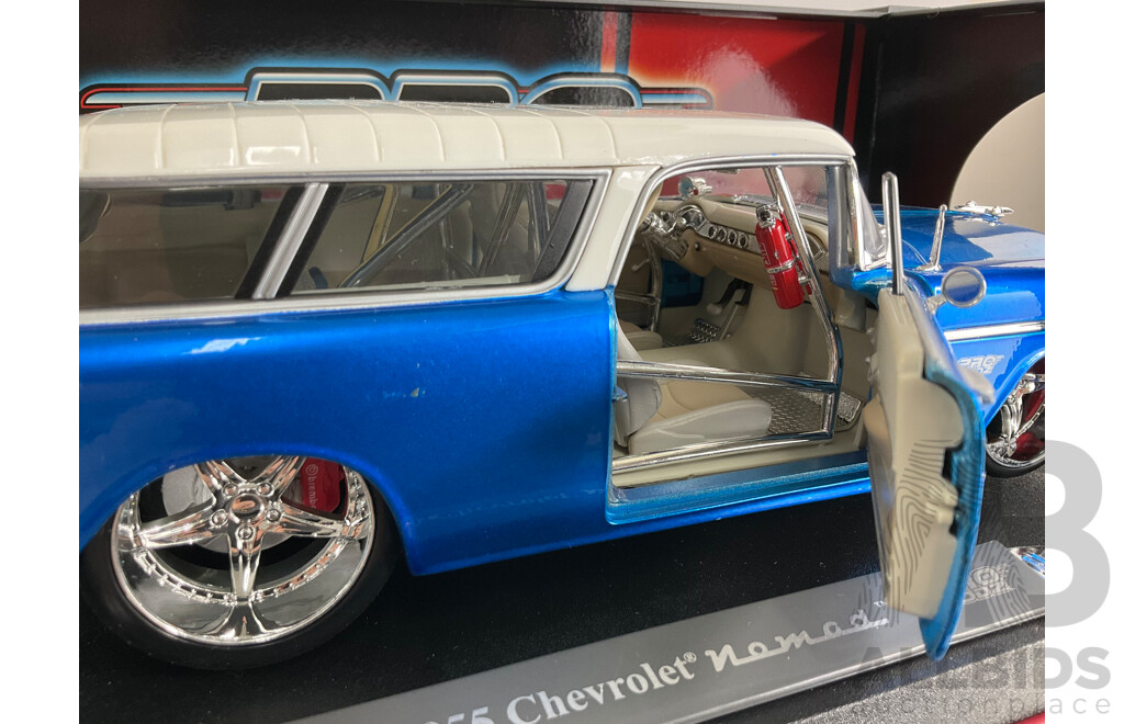 Boxed Maisto Pro Rodz Diecast 1955 Chevrolet Nomad, 1:18 Scale