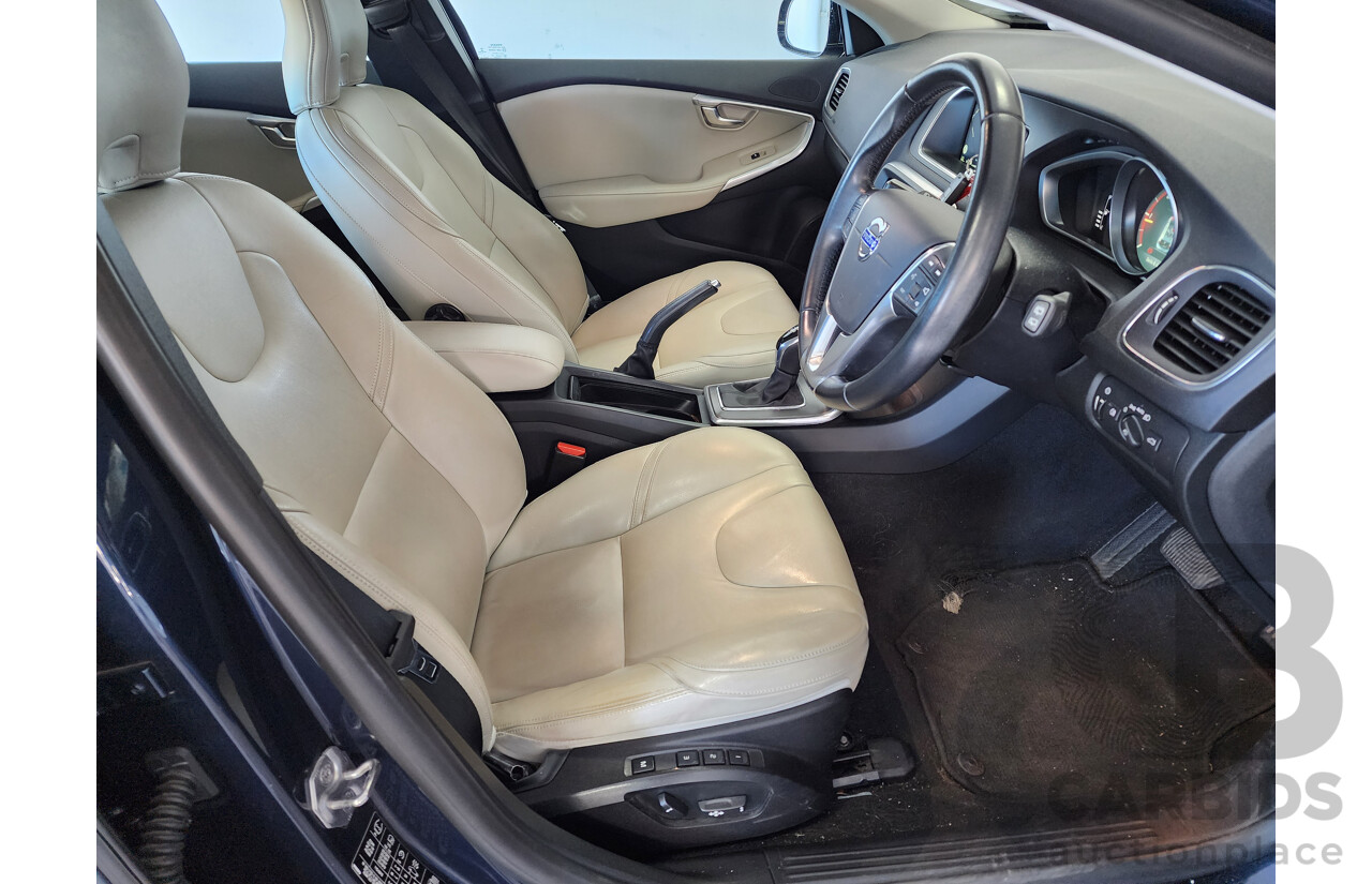 1/2015 Volvo V40 D4 Luxury M MY14 5d Hatchback Blue 2.0L