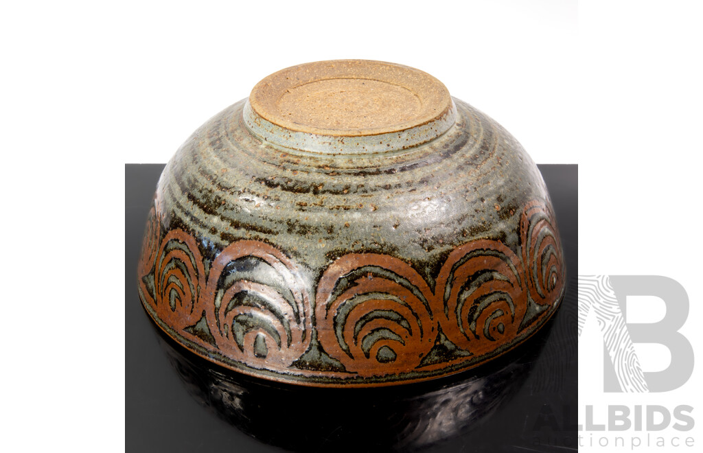 Australian Studio Pottery Bowl with Glazed Design