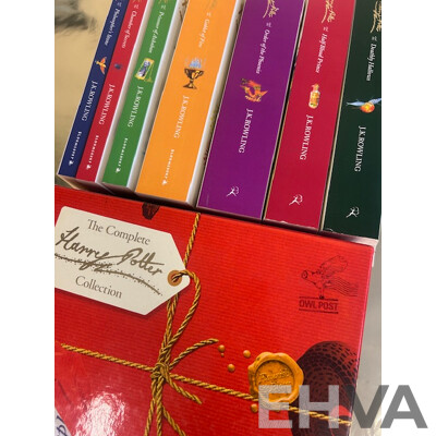 LOT 80. Harry Potter Book Lover Set