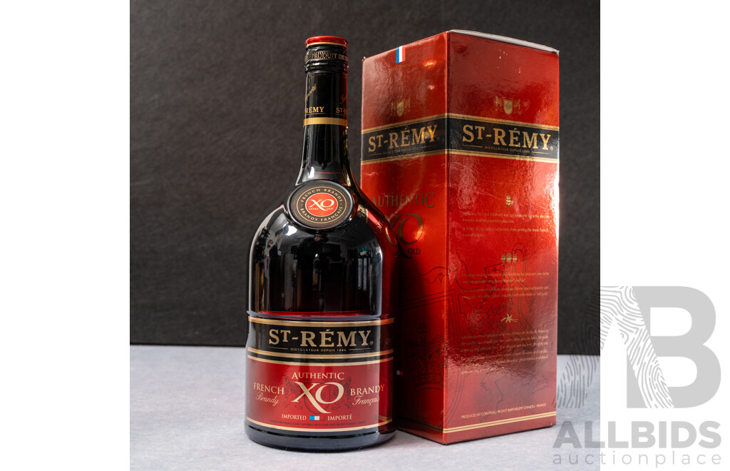 St Remy Authentic XO French Brandy in Presentation Box
