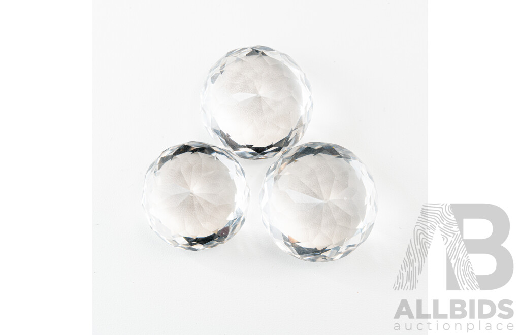 Quartz, (3) White Clean Round Brilliant Cut Gemstones, 76.91ct