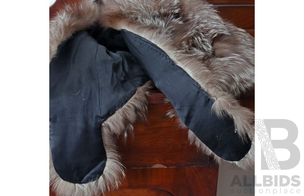 Vintage Silver Fox Fur Shawl, Suit S-M - a Cornelius Original Sydney