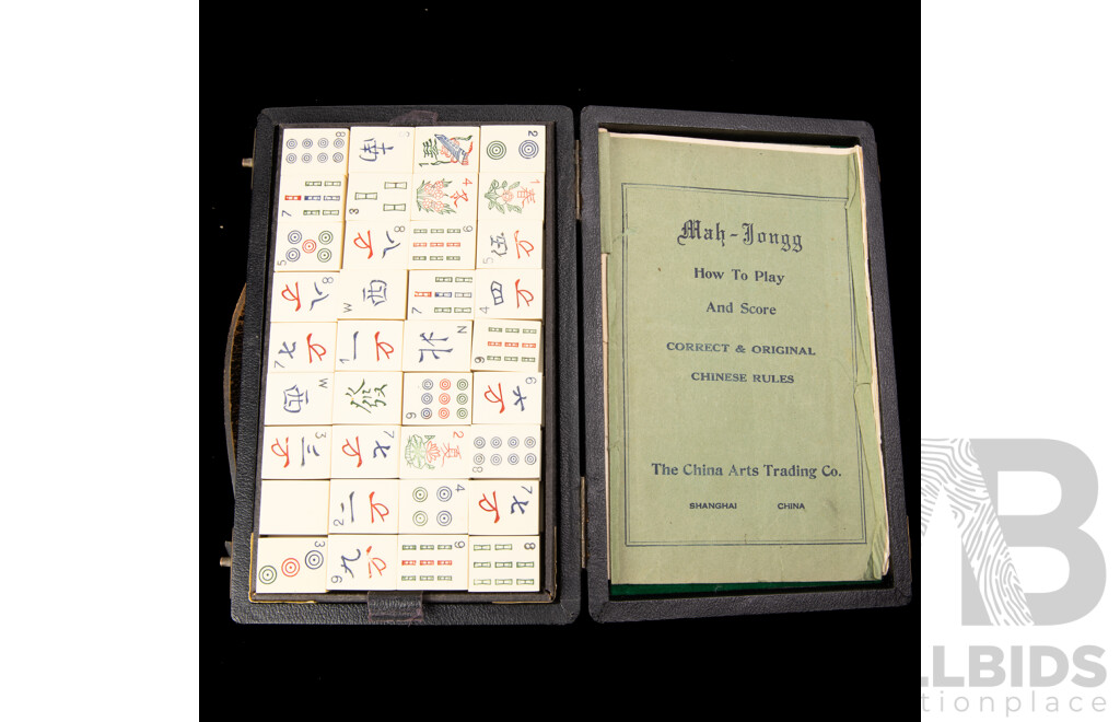 Vintage Mah Jong Set with Lift Out Tray in Original Case