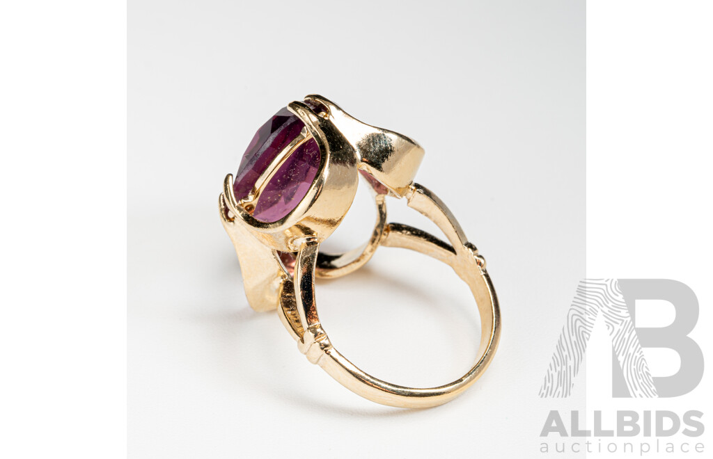 18ct Vintage Amethyst Cocktail Ring, Size K, 6.71 Grams