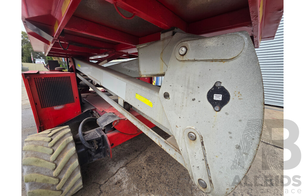 2015 MEC 3084RT Speed Level Quad-Trax 4WD Diesel Scissor Lift