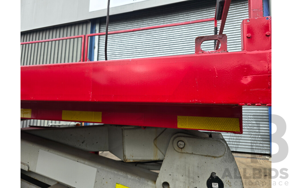 2015 MEC 3084RT Speed Level Quad-Trax 4WD Diesel Scissor Lift