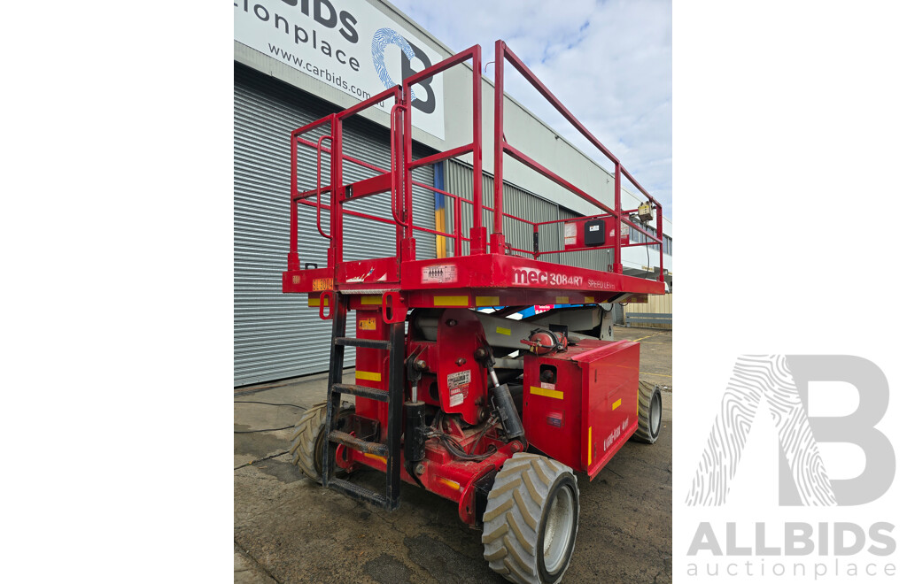 2015 MEC 3084RT Speed Level Quad-Trax 4WD Diesel Scissor Lift
