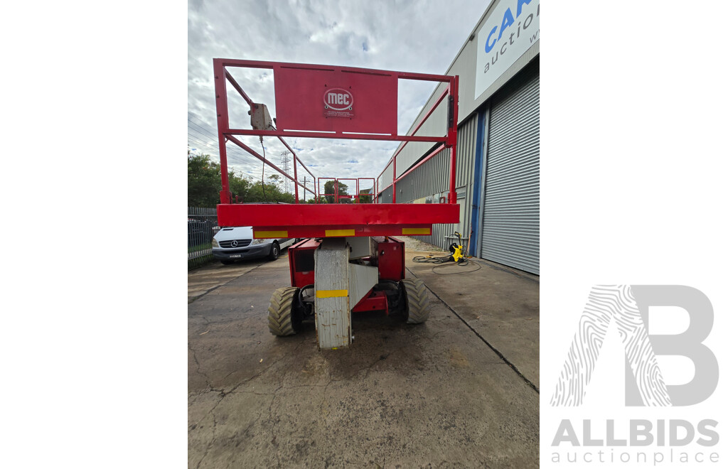 2015 MEC 3084RT Speed Level Quad-Trax 4WD Diesel Scissor Lift
