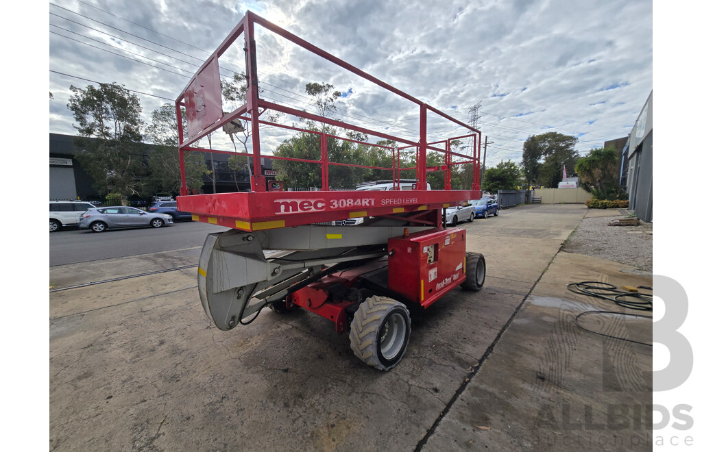 2015 MEC 3084RT Speed Level Quad-Trax 4WD Diesel Scissor Lift
