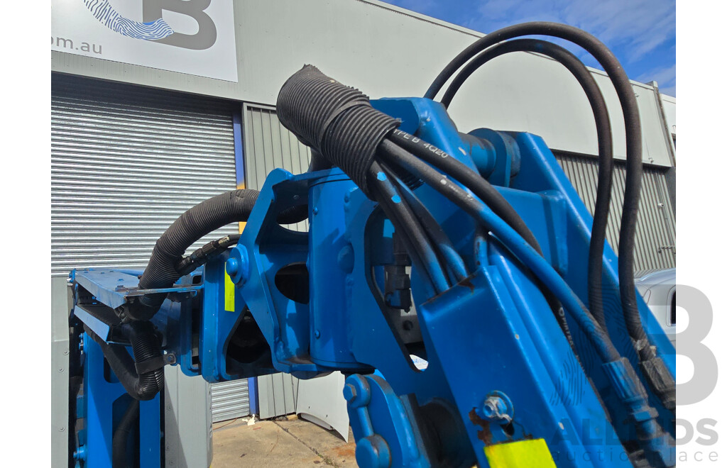 2009 Genie Z-30/20N Articulated Electric Boom Lift