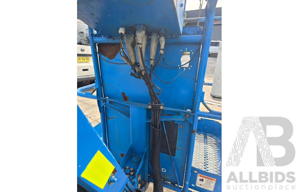 2009 Genie Z-30/20N Articulated Electric Boom Lift